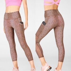Fabletics On The Go PowerHold High Waisted Capri Legging Size XXS